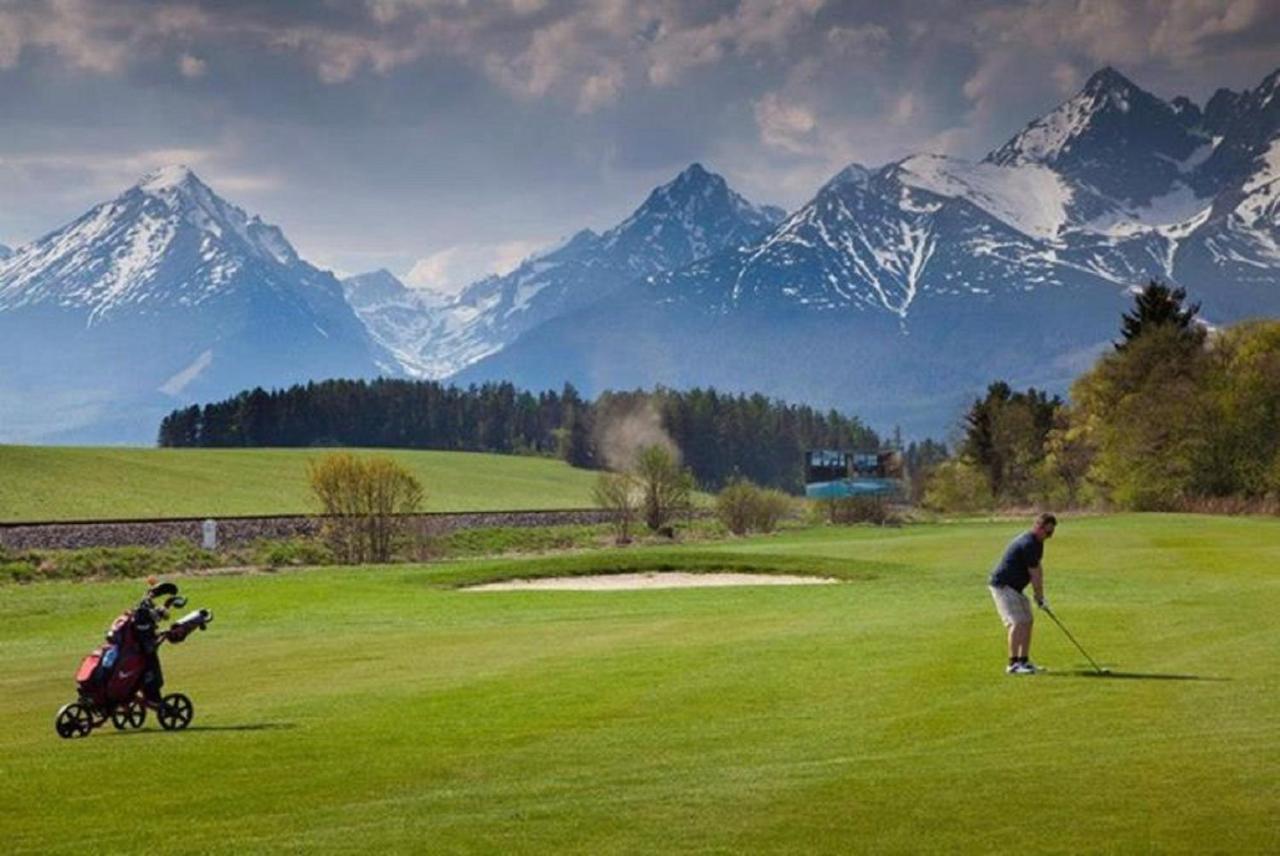 Golf course with the full High Tatras panorama near Stará Lesná
