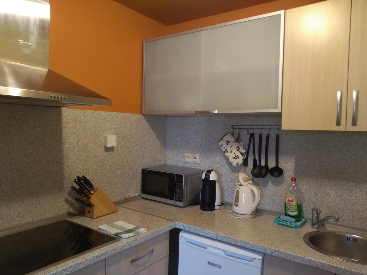 One-Bedroom Apartment with Balcony and Mountain View — photo 7